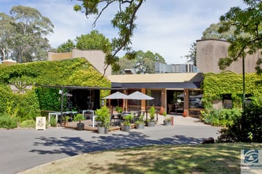 22 Oak Avenue Beechworth VIC 3747 - Image 1