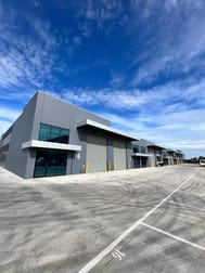 5/1 Dunmore Drive Truganina VIC 3029 - Image 2