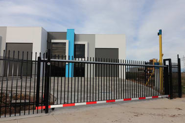 2/33 Hamersley Drive Clyde North VIC 3978 - Image 1