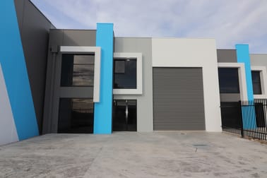 2/33 Hamersley Drive Clyde North VIC 3978 - Image 3