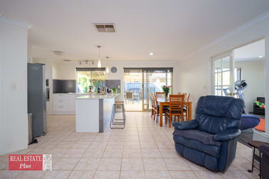 24 Connaught Gardens Canning Vale WA 6155 - Image 3