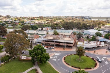 Click to view all images 17-21 Seignior Street Junee NSW 2663 - Image 1