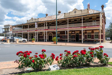 Click to view all images 17-21 Seignior Street Junee NSW 2663 - Image 2