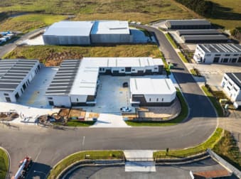 Click to view all images 12 Red Fields Road Moss Vale NSW 2577 - Image 1