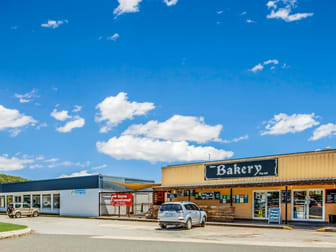 5 Gilbert Court Boyne Island QLD 4680 - Image 2