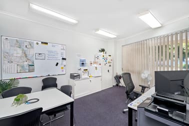 1/129A Lake Street Cairns QLD 4870 - Image 2