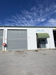 2/12 Bassett Street Gladstone QLD 4680 - Image 1