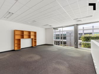15/3 Westside Ave Port Melbourne VIC 3207 - Image 2