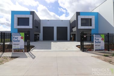 Click to view all images 1/4 Hampden Road Cranbourne West VIC 3977 - Image 1