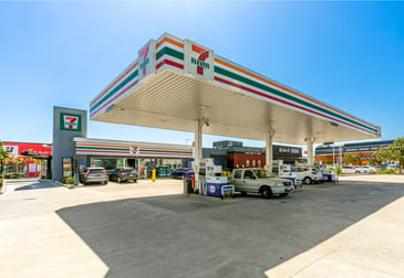 7-Eleven & Carl's Jr, 357 Brisbane Street West Ipswich QLD 4305 - Image 1