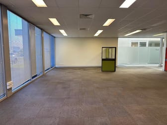 Click to view all images 16/2 Ambitious Link Bibra Lake WA 6163 - Image 2