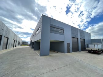 18 Cave Place Clyde North VIC 3978 - Image 1