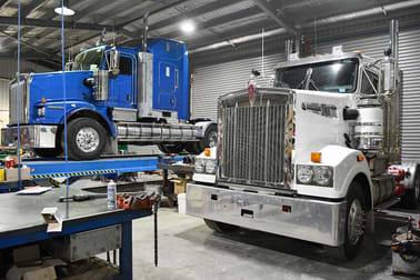 18 Wiltshire Lane Delacombe VIC 3356 - Image 2