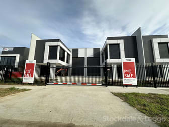 2/3 Hampden Road Cranbourne West VIC 3977 - Image 1