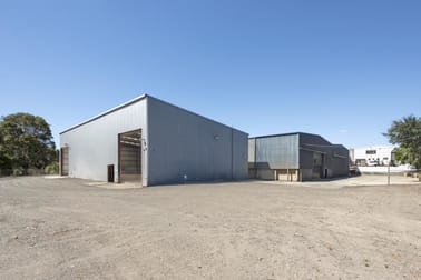 Whole of Property/402 Thompson Road North Geelong VIC 3215 - Image 3