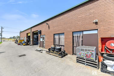 2/37 Cameron Street Cranbourne VIC 3977 - Image 2