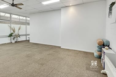 2/239 Esplanade Lakes Entrance VIC 3909 - Image 3