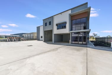 1/23 Waller Avenue Armidale NSW 2350 - Image 2