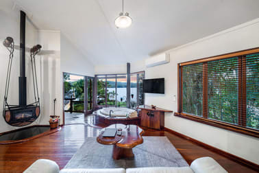 Click to view all images 207 Narrows Road North Maleny QLD 4552 - Image 2