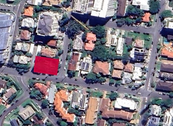 Click to view all images 2 Waverley Street Southport QLD 4215 - Image 2