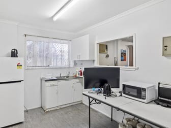 1/8 Robison Street Park Avenue QLD 4701 - Image 3