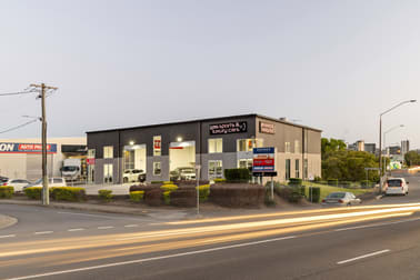 1&3/18 Bimbil Street Albion QLD 4010 - Image 2
