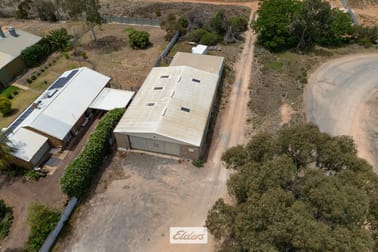 83 Farrell Street Ouyen VIC 3490 - Image 2