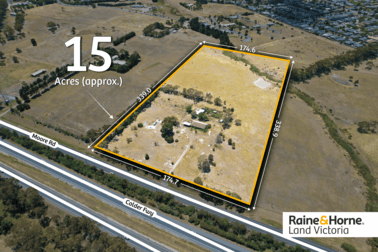 180 Moore Road Sunbury VIC 3429 - Image 2