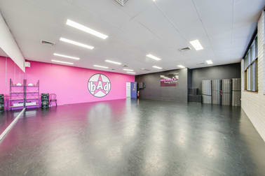 Click to view all images 2/9 Patrick Street Campbelltown NSW 2560 - Image 2