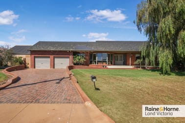 25 Farrants Road Werribee South VIC 3030 - Image 3