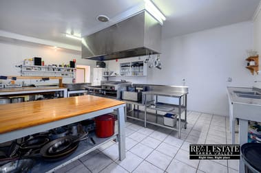 4 Woods Point rd. Marysville VIC 3779 - Image 2