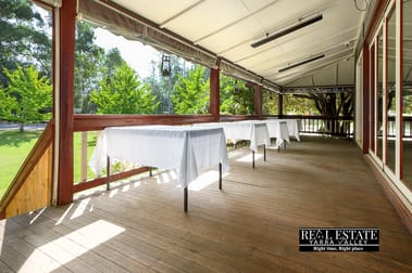 4 Woods Point rd. Marysville VIC 3779 - Image 3