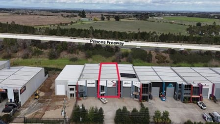 2/32 Bate Close Pakenham VIC 3810 - Image 2