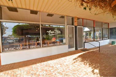 21 Fenton Place Wongan Hills WA 6603 - Image 2
