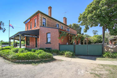 8 Albert Road Beechworth VIC 3747 - Image 1