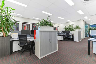 Click to view all images 22 Garden Boulevard Dingley Village VIC 3172 - Image 3