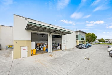 Click to view all images 2/120 Fison Avenue West Eagle Farm QLD 4009 - Image 2