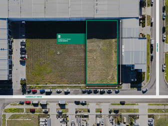 8 Hamersley Drive Clyde North VIC 3978 - Image 2