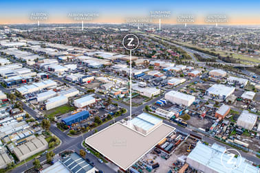 71 Knights Avenue Sunshine North VIC 3020 - Image 2