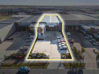 Click to view all images 102 Yale Dr Epping VIC 3076 - Image 2