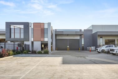 Click to view all images 102 Yale Dr Epping VIC 3076 - Image 1