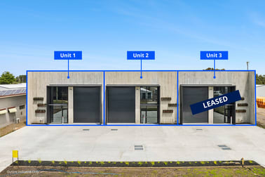 1 & 2/5 Anchor Drive Wendouree VIC 3355 - Image 1