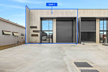 1 & 2/5 Anchor Drive Wendouree VIC 3355 - Image 2