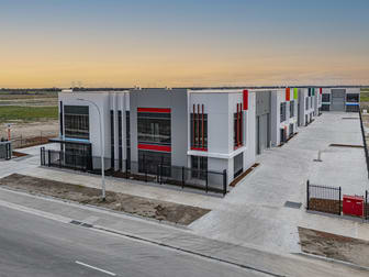 Click to view all images 33 Axis Boulevard Officer South VIC 3809 - Image 3