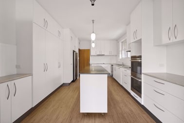 Click to view all images 122 Empire Circuit Yarralumla ACT 2600 - Image 3