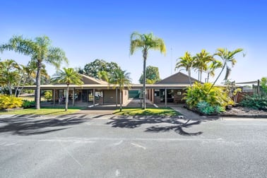 Click to view all images The Bungalows Mobile Home Park 325-331 Reedy Creek Road Burleigh Waters QLD 4220 - Image 2
