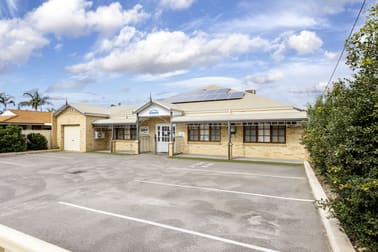 Click to view all images 236 Fourth Street Wonthella WA 6530 - Image 1