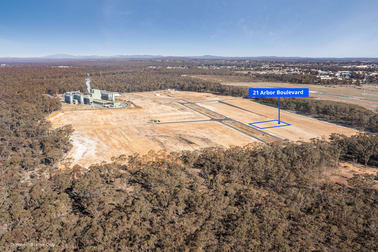 Click to view all images 21 Arbor Boulevard East Bendigo VIC 3550 - Image 2