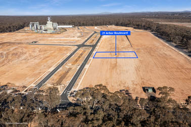 Click to view all images 21 Arbor Boulevard East Bendigo VIC 3550 - Image 3