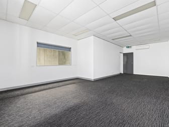 8/82 Gateway Boulevard Epping VIC 3076 - Image 2